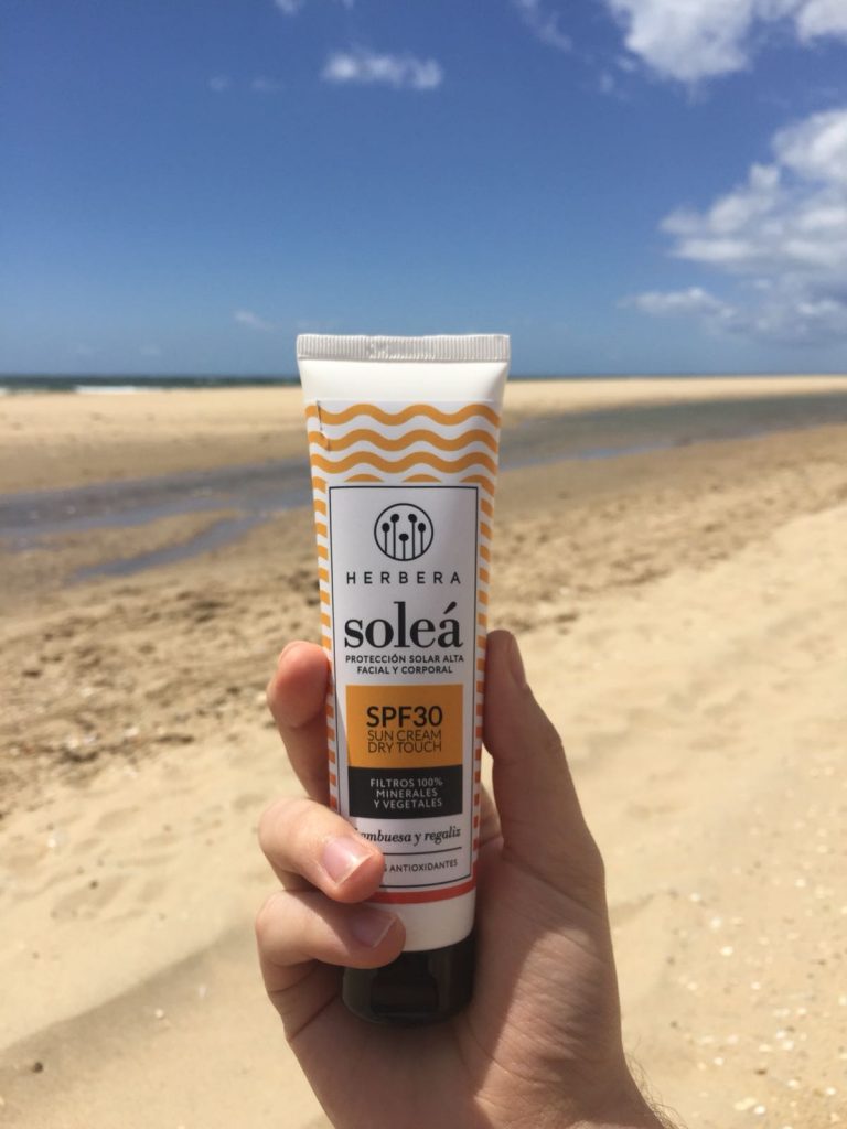 Protege tu piel del sol de manera natural y ecológica
